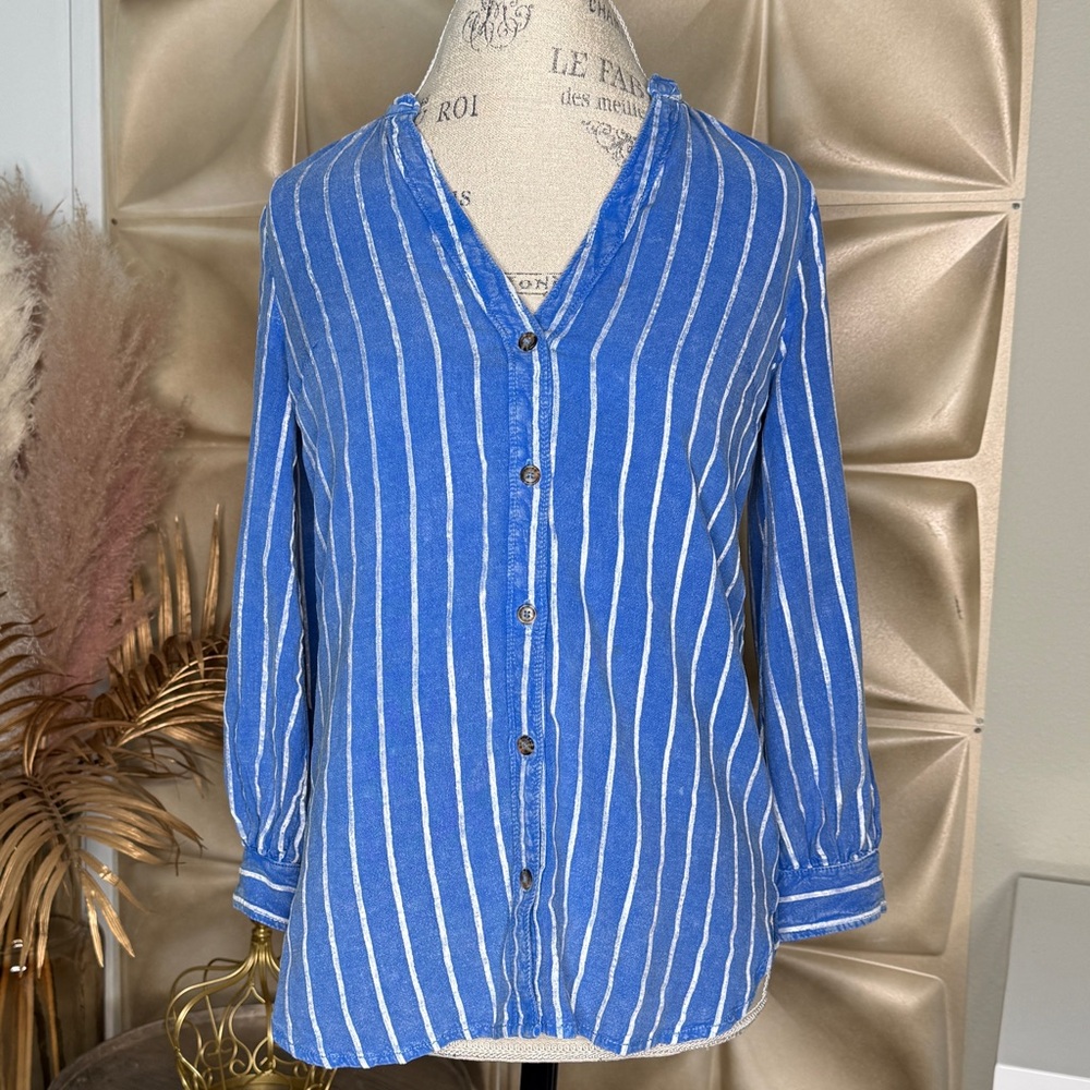Anthropologie Blue Striped Button Front Blouse Lightweight 3/4 Sleeve Size XS
